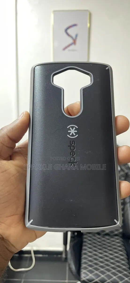 Lg V10 (Rugged Speck Case) Black Back Case · Photo 1