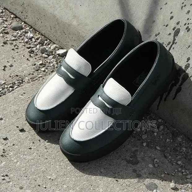 Vans Skate Loafers Green White and Black · Photo 1