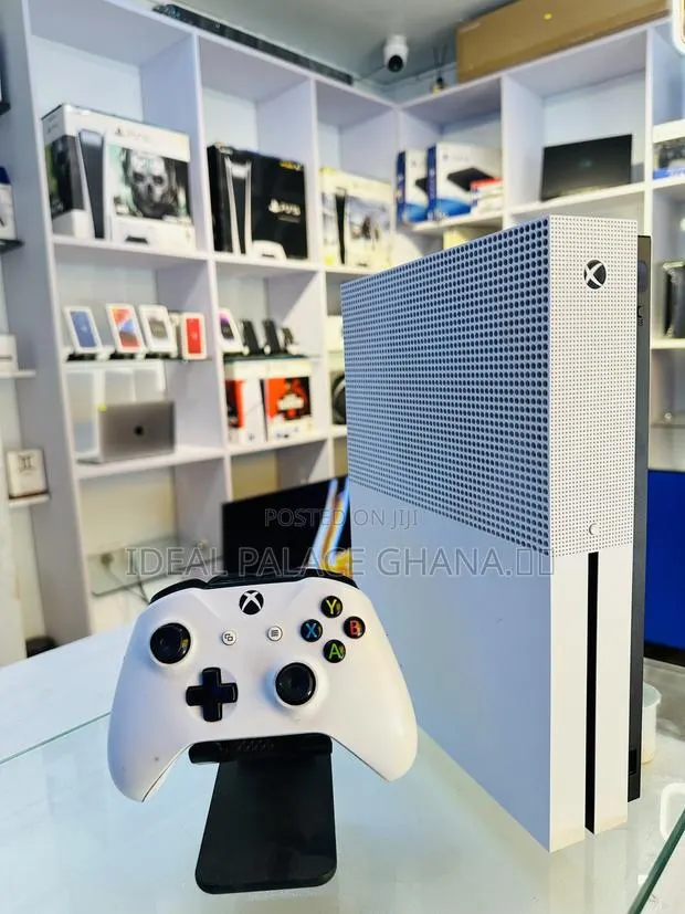 Xbox One S With 9 Games · Photo 1