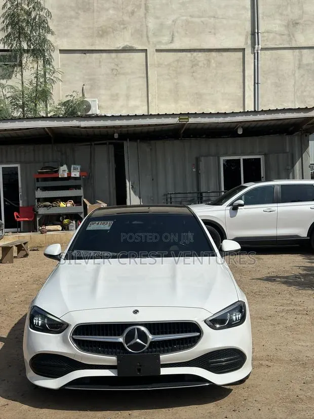 Mercedes-Benz C300 2023 White · Photo 1