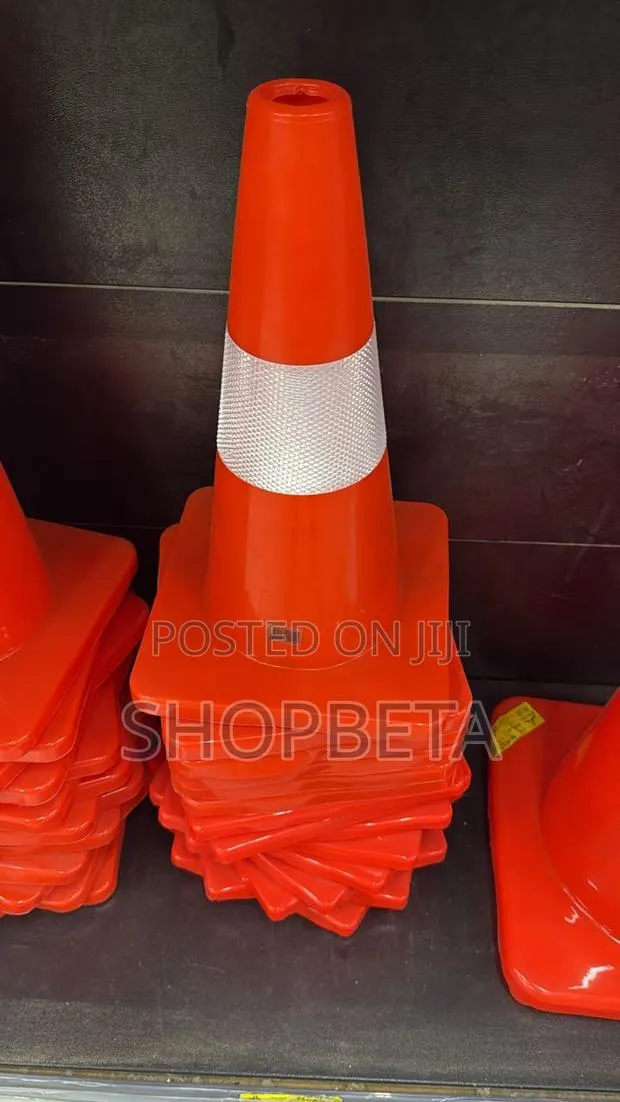 Traffic Safety Cone – Durable & Highly Visible · Photo 1