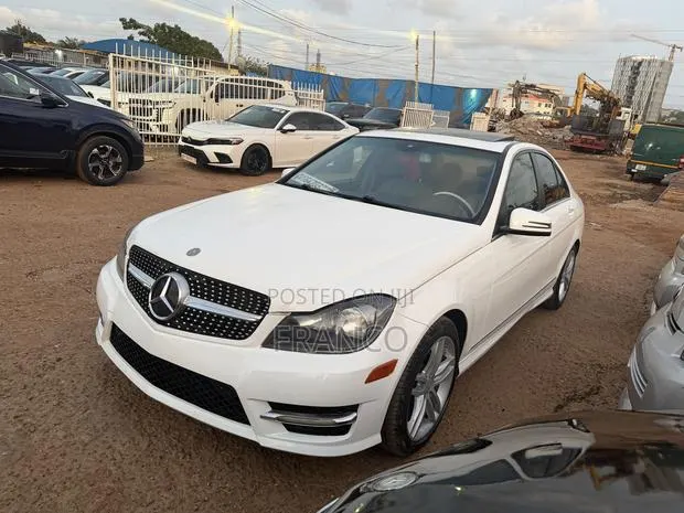 Mercedes-Benz C250 2014 White · Photo 1