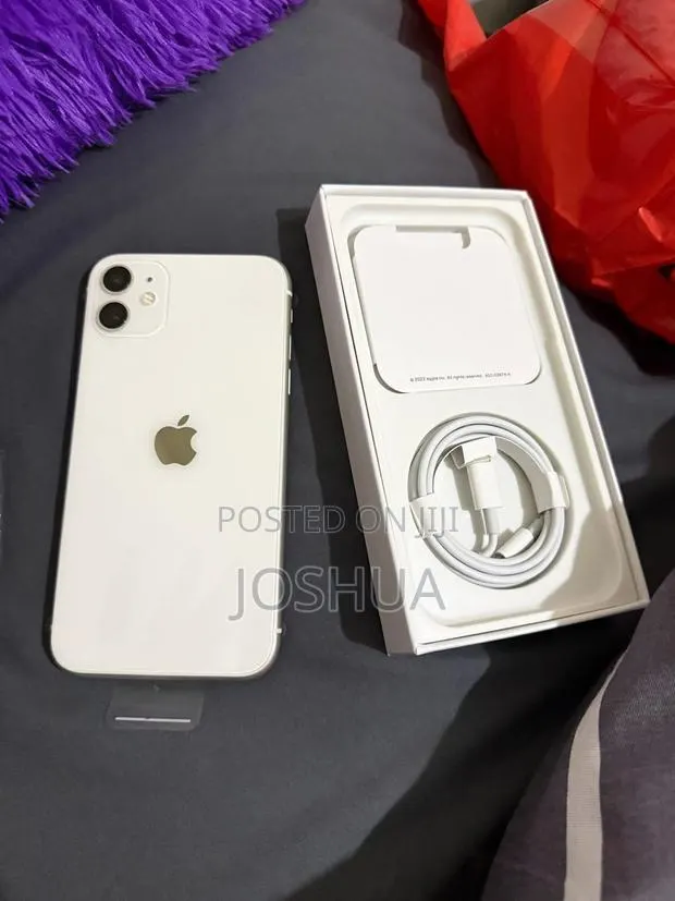 Apple iPhone 11 128 GB White · Photo 1