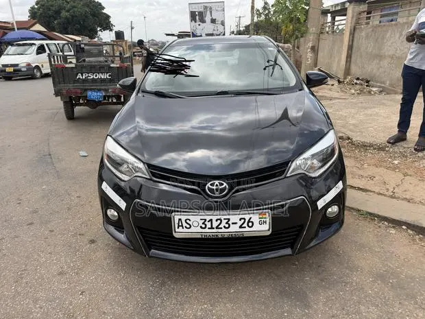 Toyota Corolla 2014 Black · Photo 1