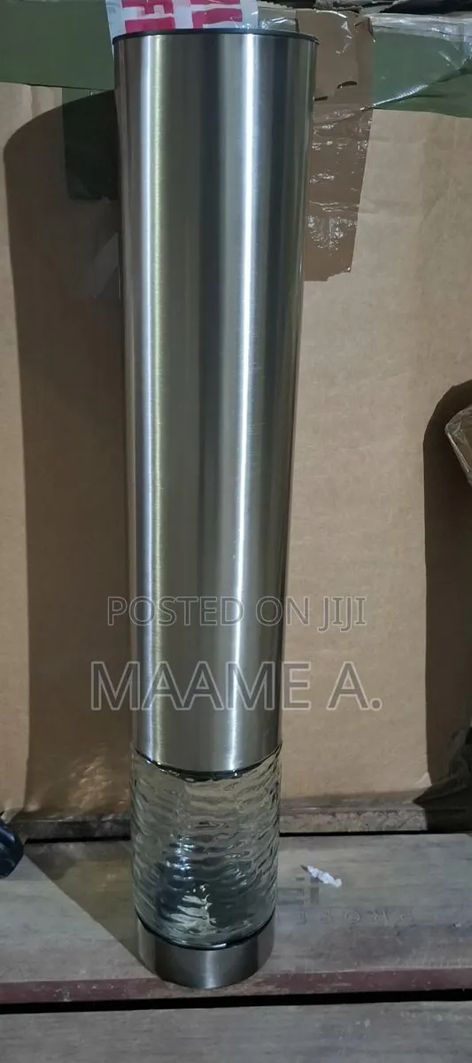 4 Jumbo Bollard Steel Solar Light. · Photo 1