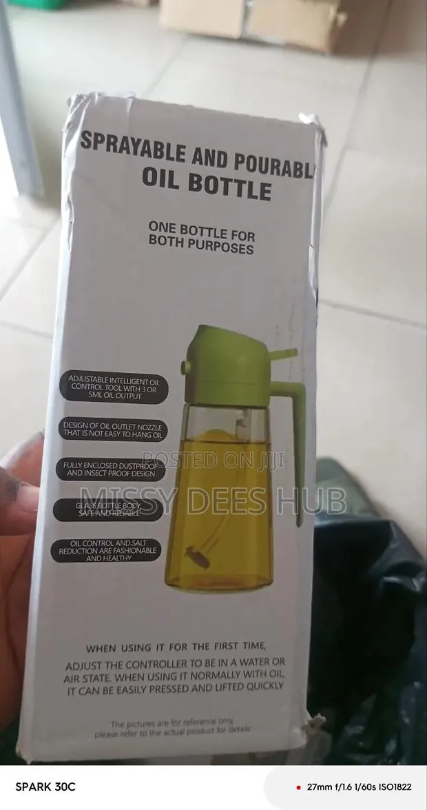 Sprayable And Pourable Oil Bottle · Photo 1