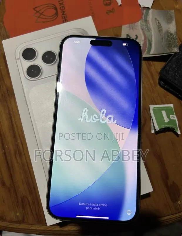 Apple iPhone 17 Pro Max 256 GB White · Photo 1