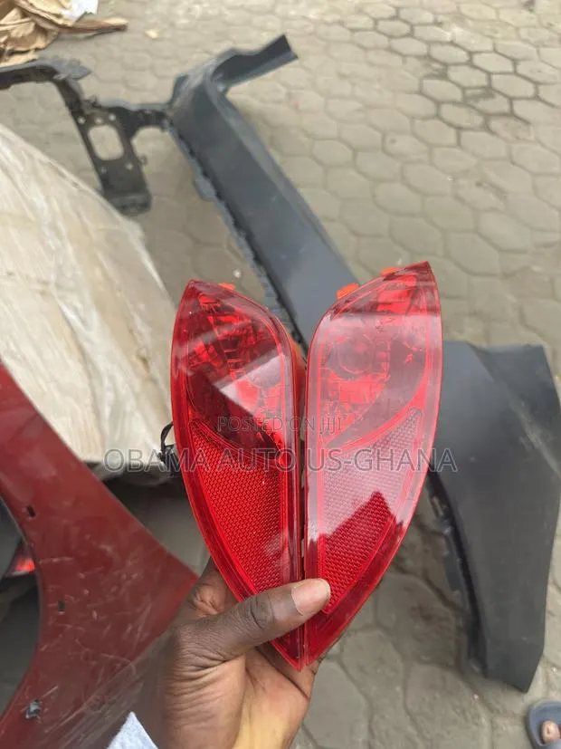 Hyundai Tucson IX35 Back Bumper Reflector 2010 2011 2012 2013 2014-015 · Photo 1