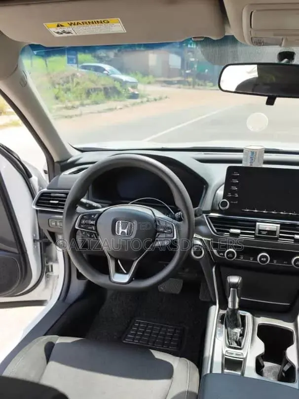 Honda Accord Sport (1.5L 4cyl Turbo 6M) 2019 Silver · Photo 1