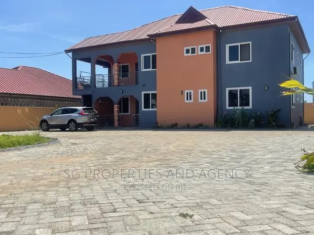 3bdrm Apartment in Sakumono, Spintex for rent · Photo 1