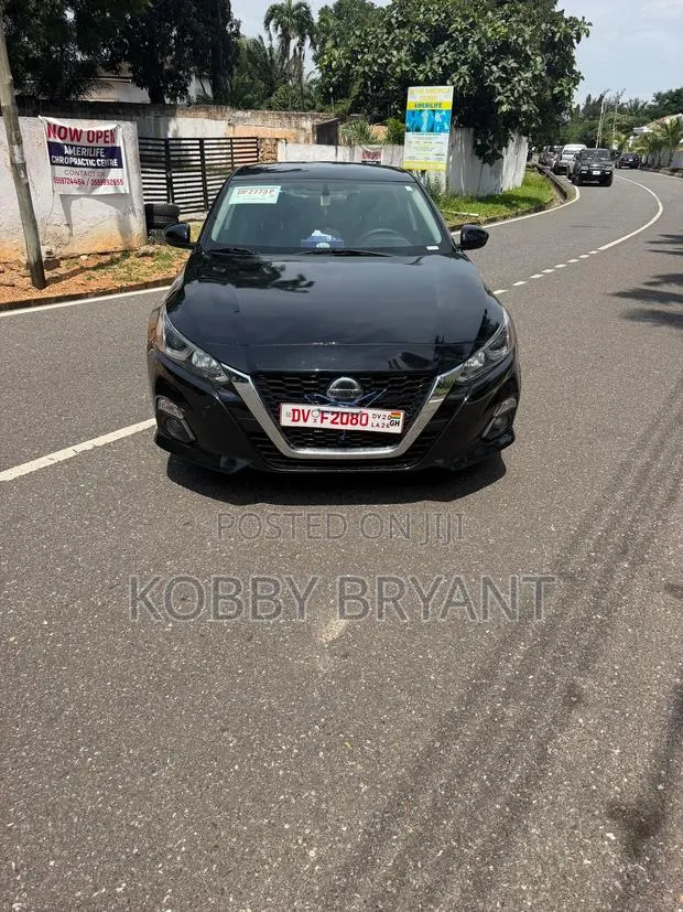 Nissan Altima 2019 Black · Photo 1
