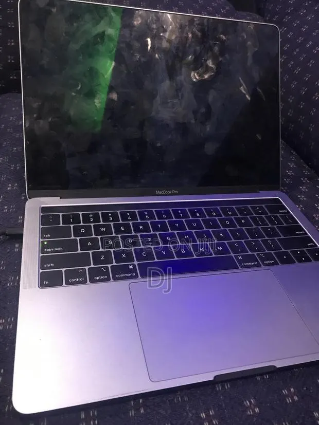 New Laptop Apple MacBook Pro 2019 16GB Intel Core i7 SSD 512GB · Photo 1