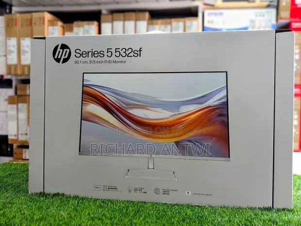 HP Series 5 32 Inches Monitor · Photo 1