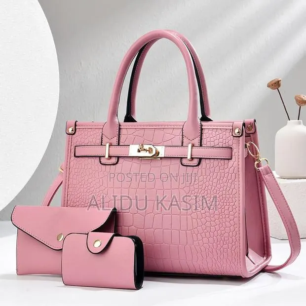 Luxurious Women Hand Bag · Photo 1