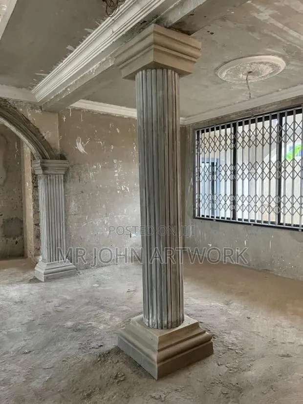 Hall. Pillar Design · Photo 1