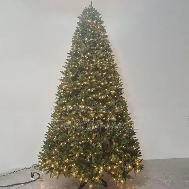 Christmas Tree - 10 Ft · Photo 1