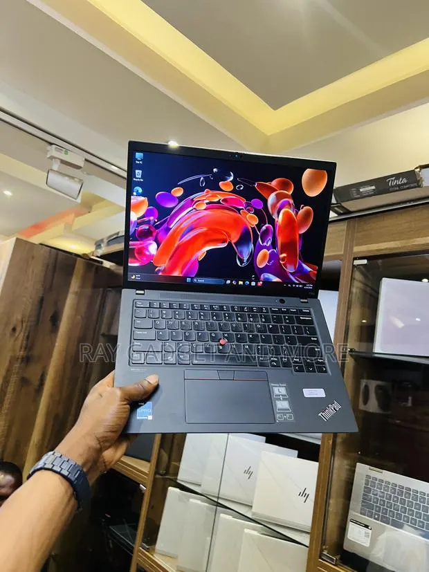 Laptop Lenovo ThinkPad T14s Gen 2 16GB Intel Core i7 SSD 256GB · Photo 1