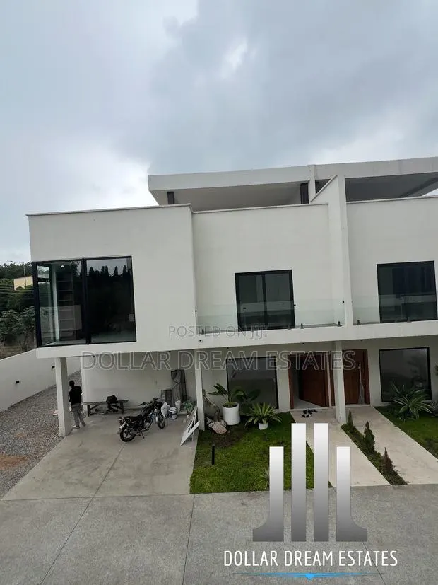 4bdrm Townhouse / Terrace in Cantonments for rent · Photo 1