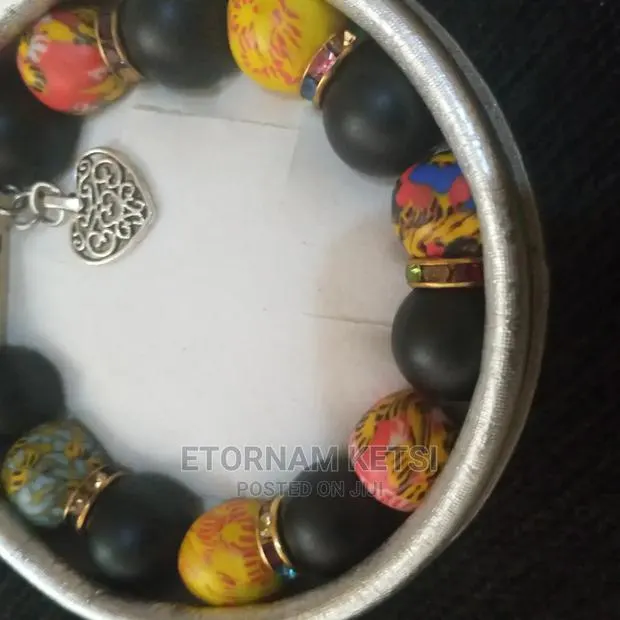 Customized Bracelets · Photo 1