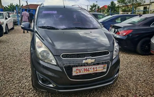 Chevrolet Spark 1LT 4dr Hatchback (1.2L 4cyl 5M) 2015 Gray · Photo 1