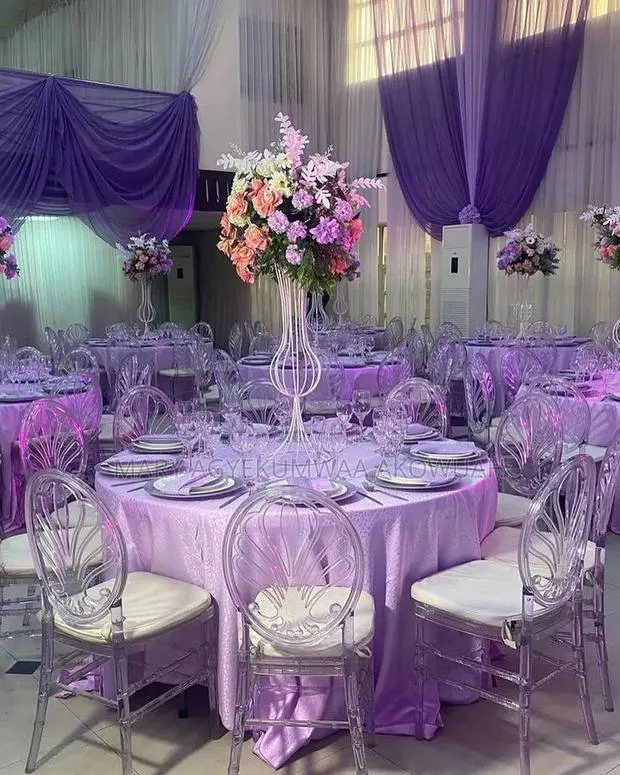 Floral Centrepieces And Balloon Centrepieces For Events · Photo 1