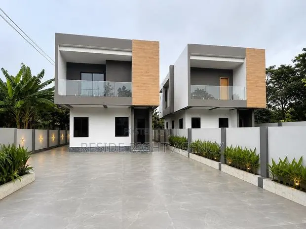 4bdrm House in Resideright, Oyarifa for sale