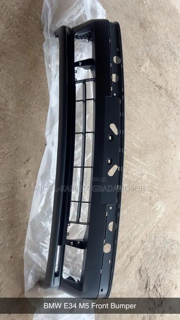 BMW E34 Front Bumper With Accessories · Photo 1