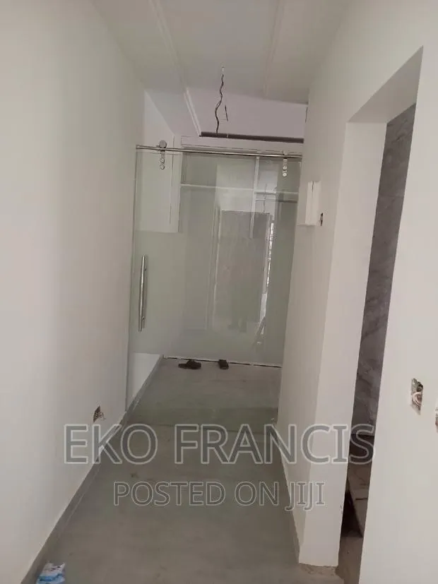 Door. Surface Sliding Door · Photo 1