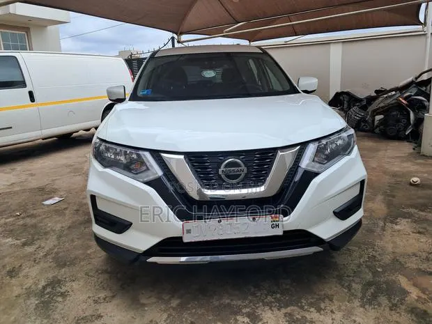 Nissan Rogue SV AWD 2018 White · Photo 1