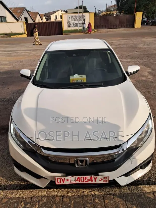 Honda Civic 2018 White · Photo 1