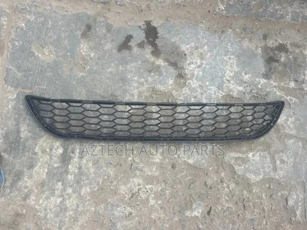 Nissan Sentra 2016 2017 2018 Bumper Down Grille Shells · Photo 1