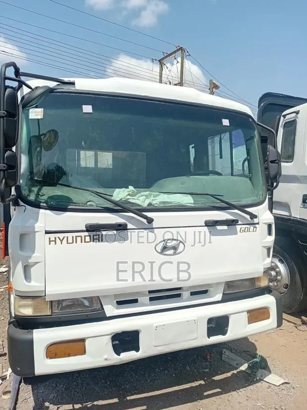 Hyundai Mighty 5ton ( 6holes ) · Photo 1