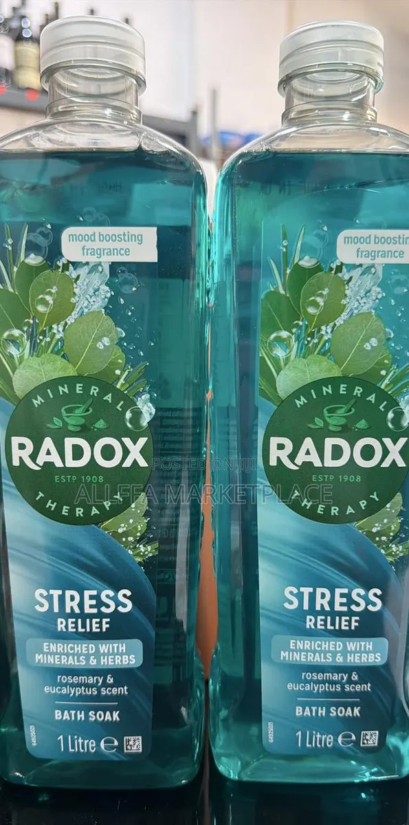 Radox Stress Relief Shower Gel1litre · Photo 1