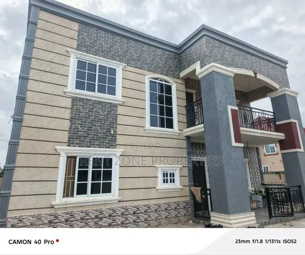 6bdrm Duplex in Amasaman for sale · Photo 1