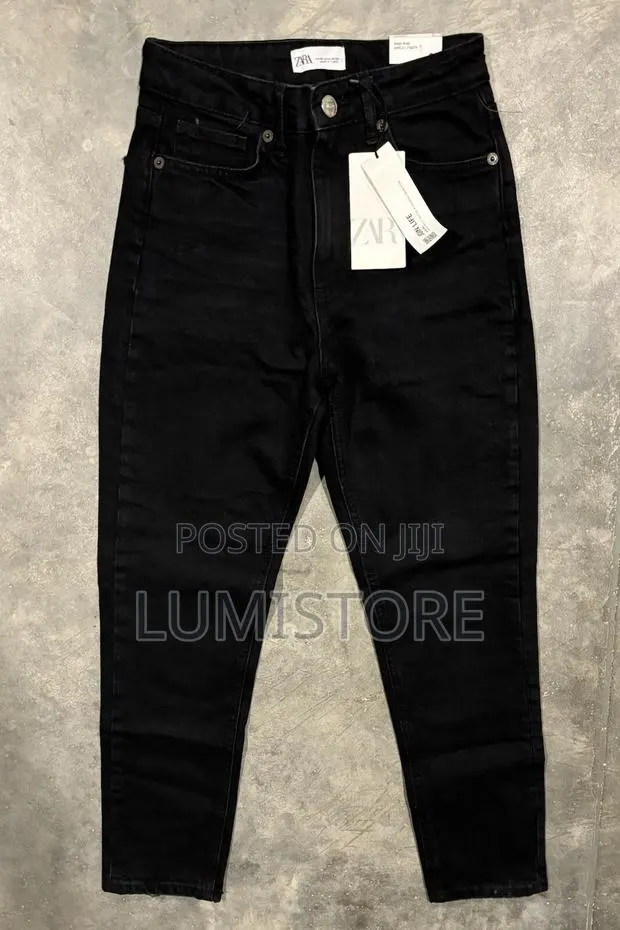 Zara Slim Tapered Jeans · Photo 1