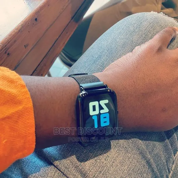 Milanese Mesh Strap Smartwatch Fitness Tracker · Photo 1