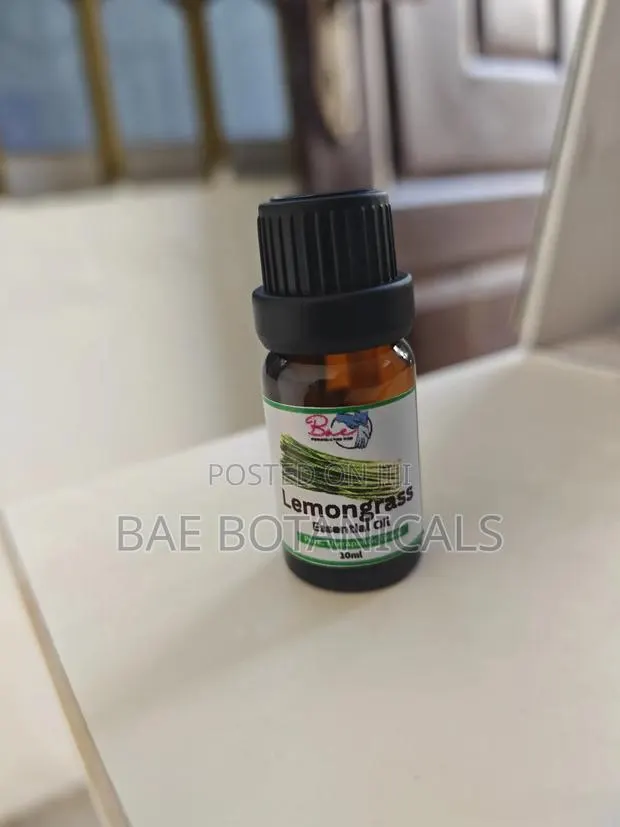 Lemongrass Essential Oil · Photo 1