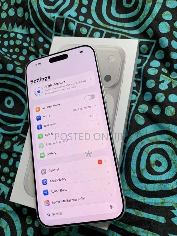 Apple iPhone 17 Pro Max 256 GB Silver · Photo 1