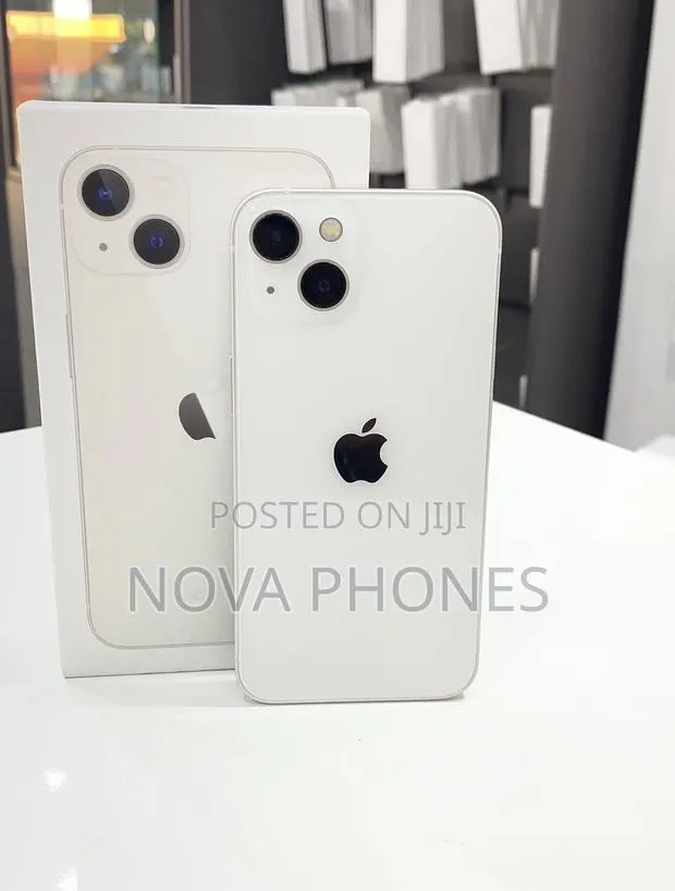 New Apple iPhone 13 128 GB White · Photo 1