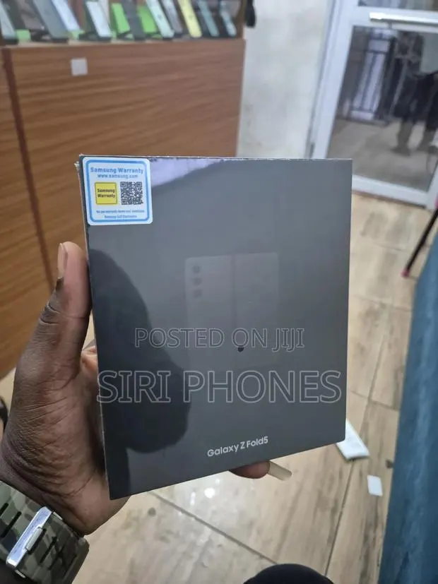 New Samsung Galaxy Z Fold 5 256 GB Black · Photo 1