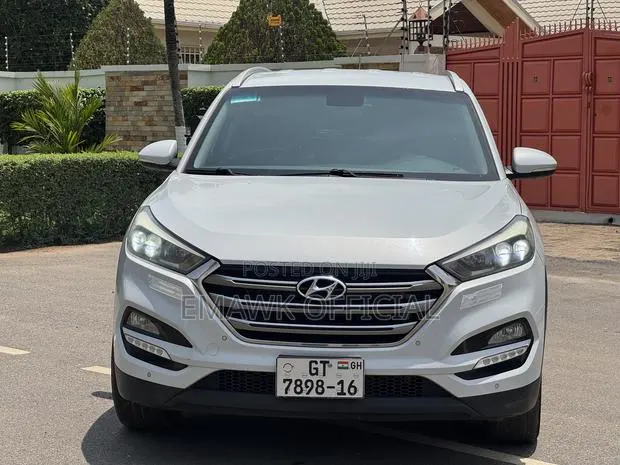 Hyundai Tucson 2016 Silver · Photo 1