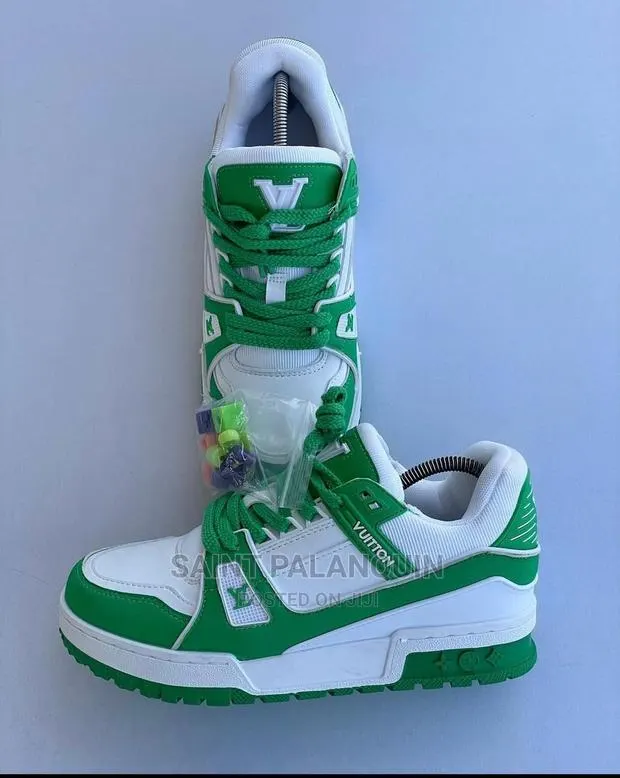 Quality Sneakers · Photo 1