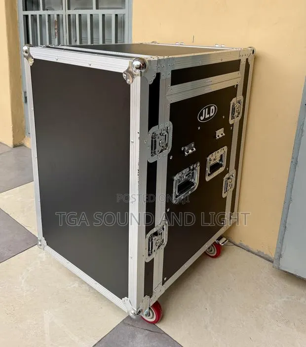 JLD Size 16u Amplifier Gig Rack - [3 Doors] · Photo 1