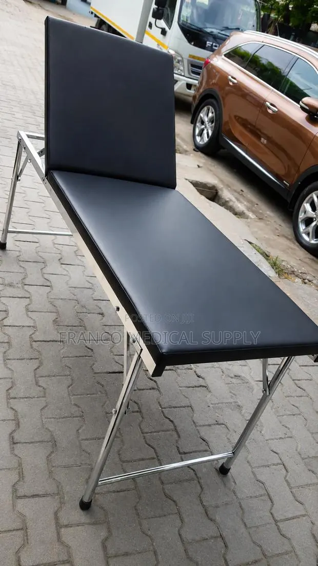 Examination Bed · Photo 1