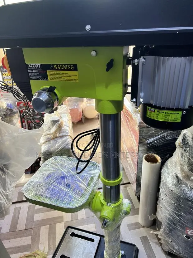 Standing Drill Machine · Photo 1