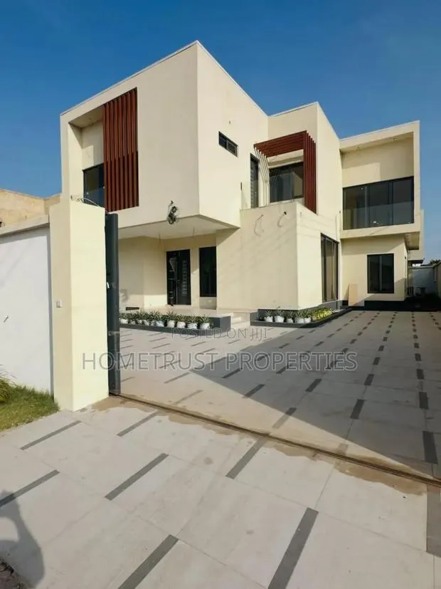 4bdrm Duplex in East Legon, American House for sale · Photo 1