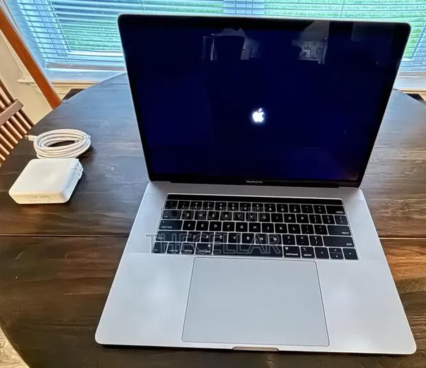 Laptop Apple MacBook Pro 2018 16GB Intel Core i7 SSD 1T · Photo 5