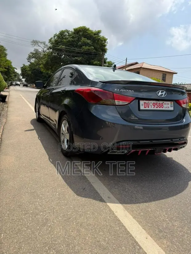 Hyundai Elantra GLS Sedan FWD (1.8L 4cyl 6M) 2013 Gray · Photo 1