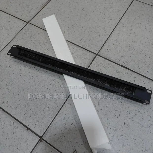 1u Brush Panel Cable Management · Photo 1