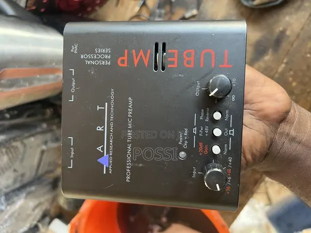 Tube Microphone Pre Amp and Di Box · Photo 1